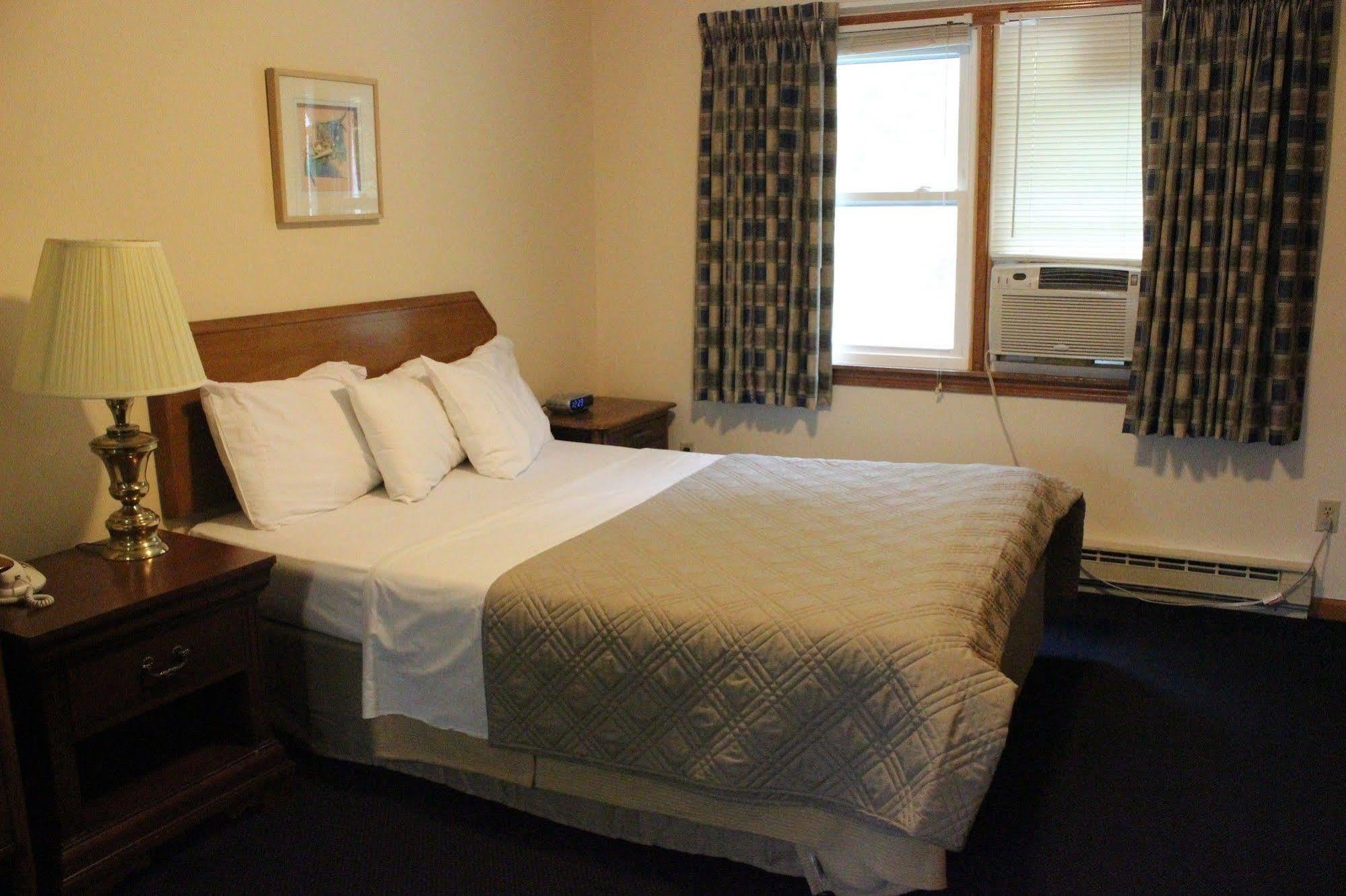 Chatham Travel Lodge Old Chatham Eksteriør billede